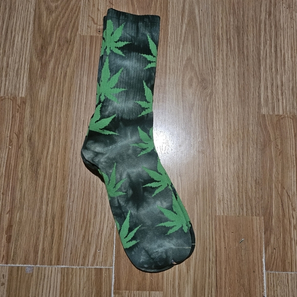 Leaf socks - Picture 2 of 2